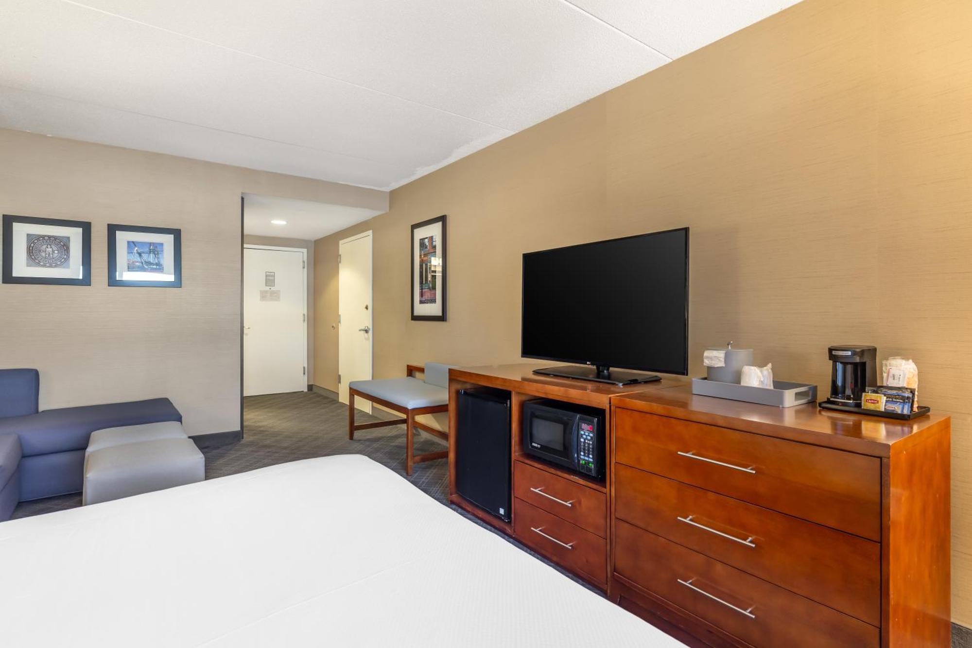Comfort Inn & Suites Logan International Airport Revere Ngoại thất bức ảnh
